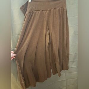 Women’s Brown Wide Capri